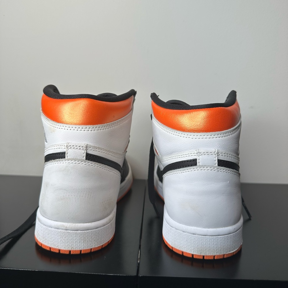 Air Jordan 1 Retro High OG 'Electro Orange